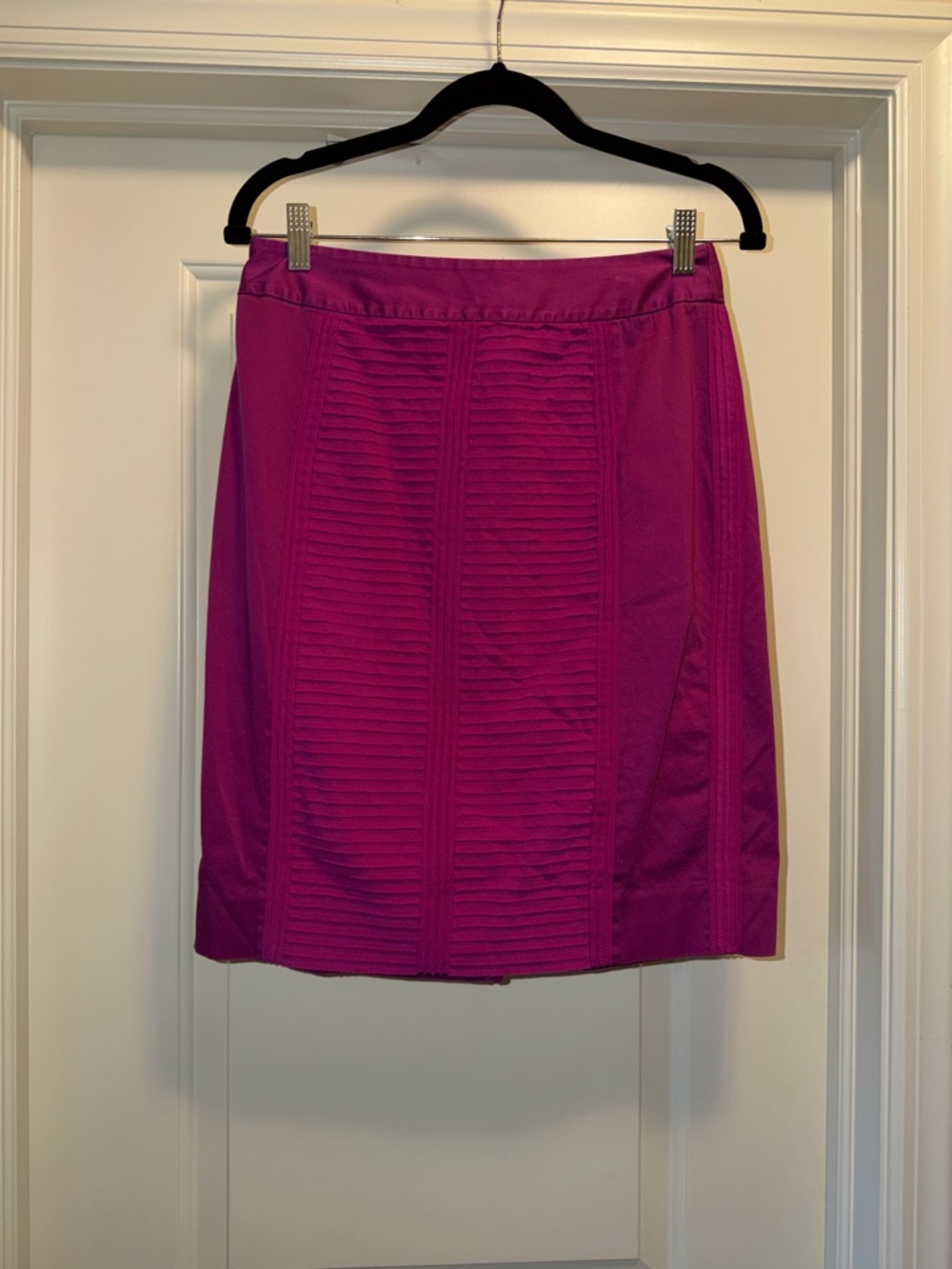 White House Black Market Women's Fuchsia Pencil Skirt